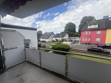 JA, zur soliden 3-Zimmer-Eigentumswohnung mit Sonnenloggia in zentraler Lage von Solingen-Wald – Bild: 28282