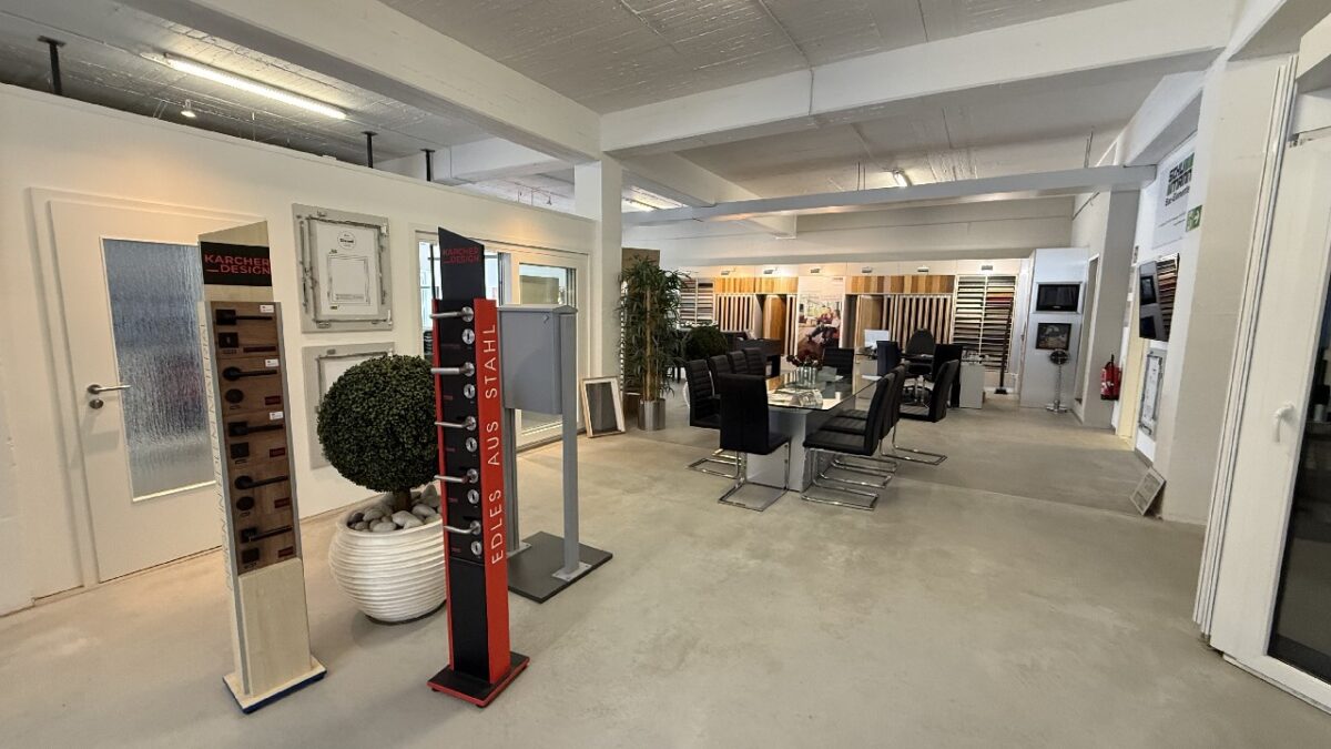 JA, zur großzügigen Gewerbehalle mit Büro-, Lagerfläche  und  großen Außenlagerflächen in Solingen-Wald – Bild: 28367