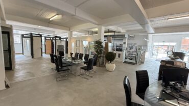 JA, zur großzügigen Gewerbehalle mit Büro-, Lagerfläche  und  großen Außenlagerflächen in Solingen-Wald – Bild: 28368