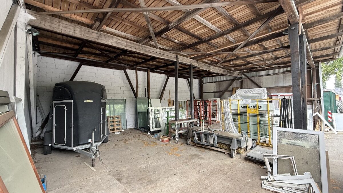 JA, zur großzügigen Gewerbehalle mit Büro-, Lagerfläche  und  großen Außenlagerflächen in Solingen-Wald – Bild: 28382