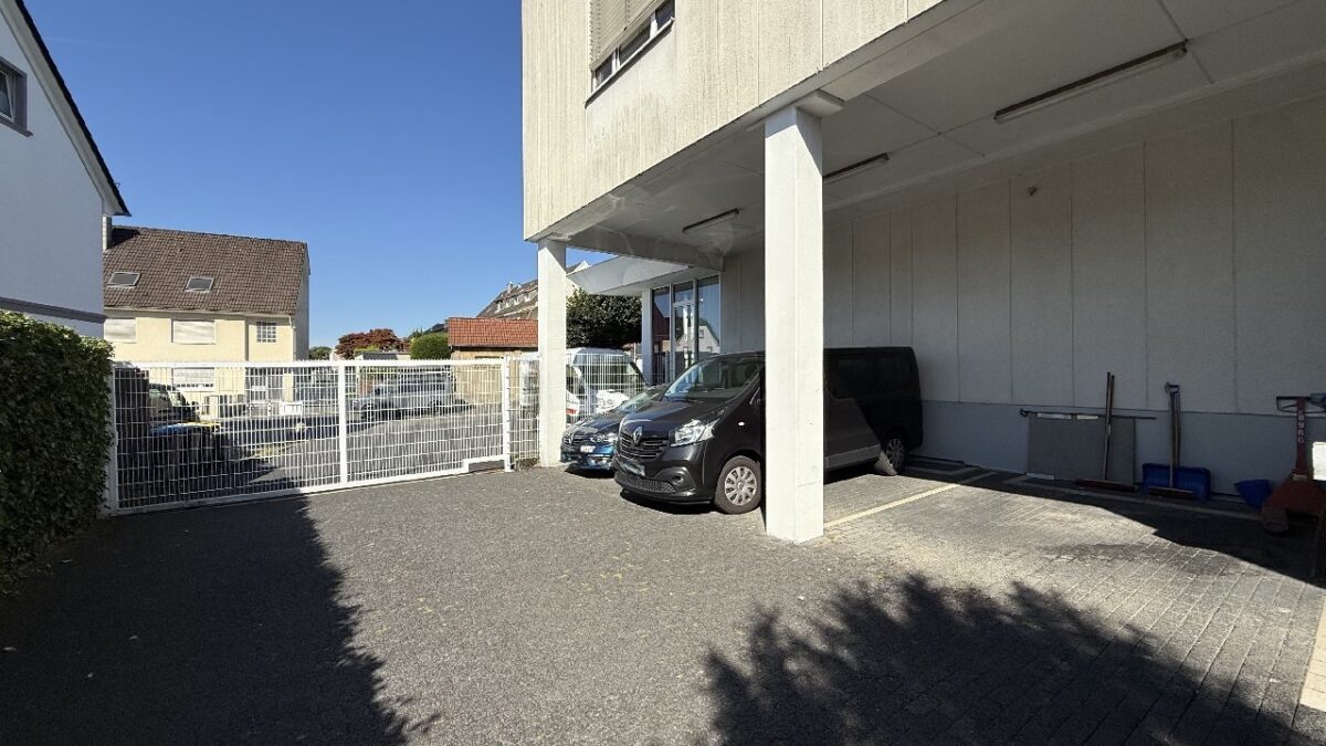 JA, zur vielseitigen Gewerbeimmobilie mit repräsentativem Charakter und großer Fläche in Solingen – Bild: 28683