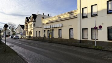 JA, zur Gewerbeliegenschaft mit Lagerhalle, Betriebsgebäude und Wohnhaus in Solingen-Wald – Bild: 28786