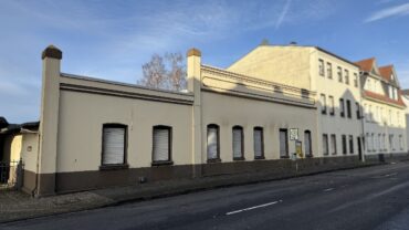 JA, zur Gewerbeliegenschaft mit Lagerhalle, Betriebsgebäude und Wohnhaus in Solingen-Wald – Bild: 28788
