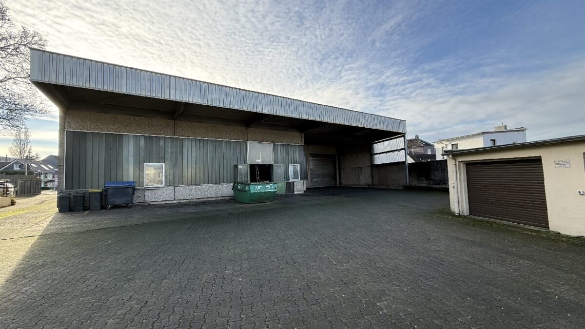 JA, zur Gewerbeliegenschaft mit Lagerhalle, Betriebsgebäude und Wohnhaus in Solingen-Wald – Bild: 28790