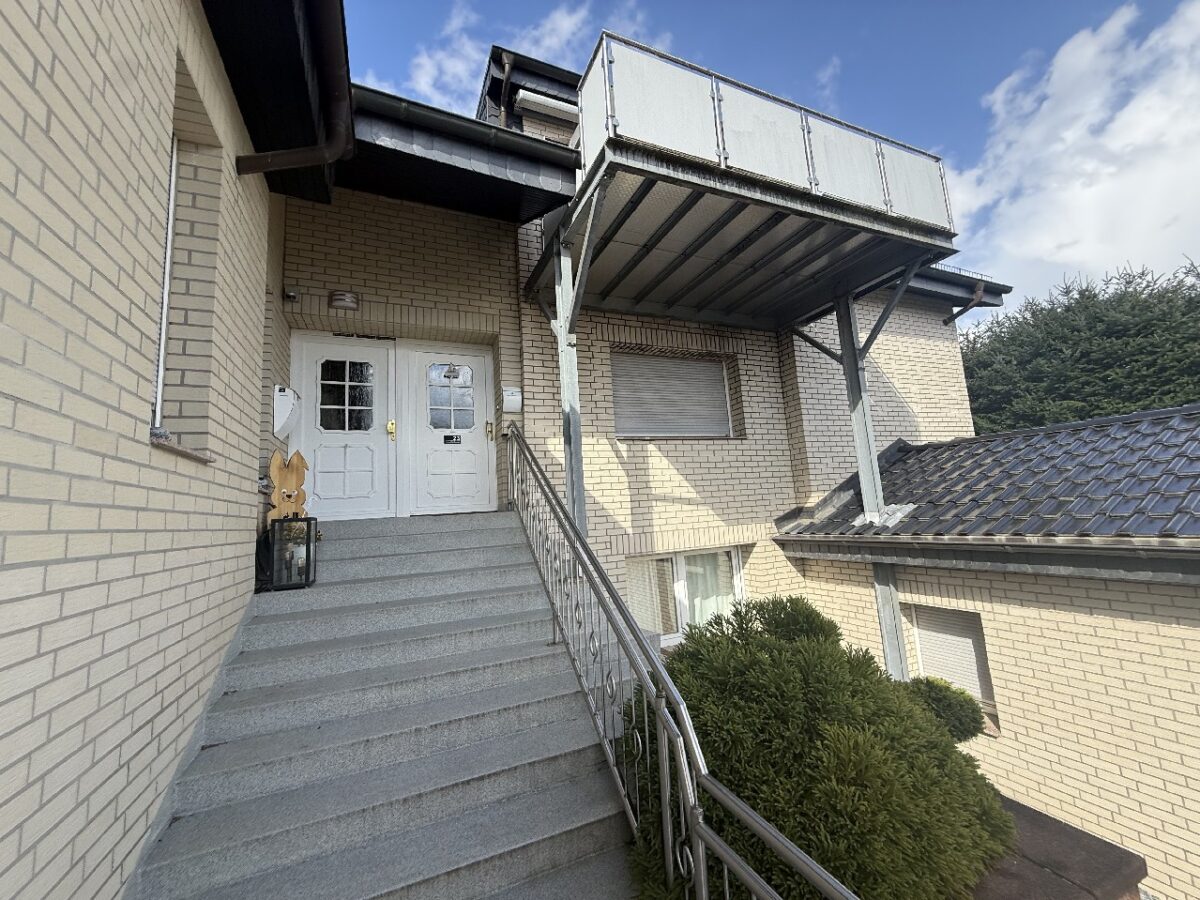 JA, zur gepflegten 3-Zimmer-Eigentumswohnung mit Balkon und Stellplatz in Solingen-Gräfrath! – Bild: 28821