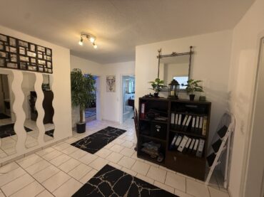 JA, zur gepflegten 3-Zimmer-Eigentumswohnung mit Balkon und Stellplatz in Solingen-Gräfrath! – Bild: 28823