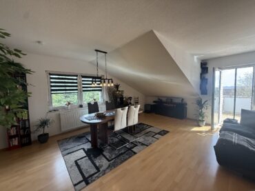JA, zur gepflegten 3-Zimmer-Eigentumswohnung mit Balkon und Stellplatz in Solingen-Gräfrath! – Bild: 28824