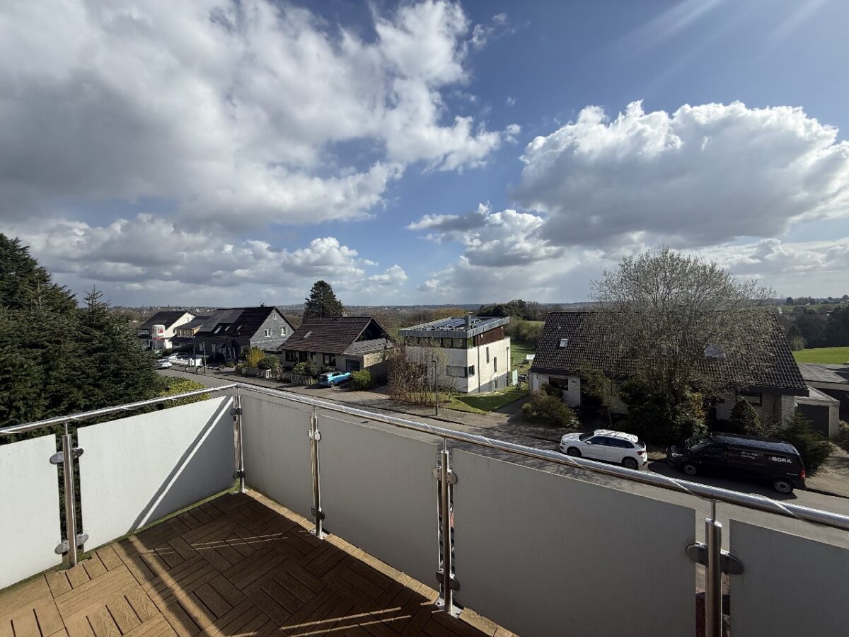 JA, zur gepflegten 3-Zimmer-Eigentumswohnung mit Balkon und Stellplatz in Solingen-Gräfrath! – Bild: 28827