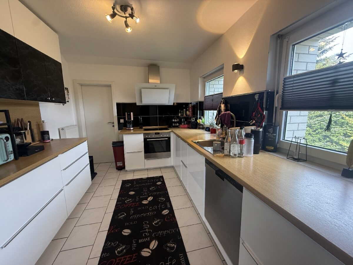 JA, zur gepflegten 3-Zimmer-Eigentumswohnung mit Balkon und Stellplatz in Solingen-Gräfrath! – Bild: 28828
