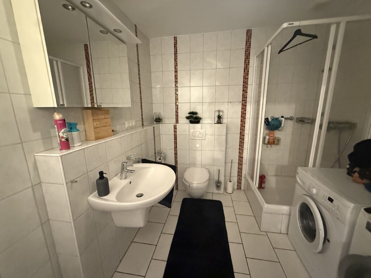 JA, zur gepflegten 3-Zimmer-Eigentumswohnung mit Balkon und Stellplatz in Solingen-Gräfrath! – Bild: 28832