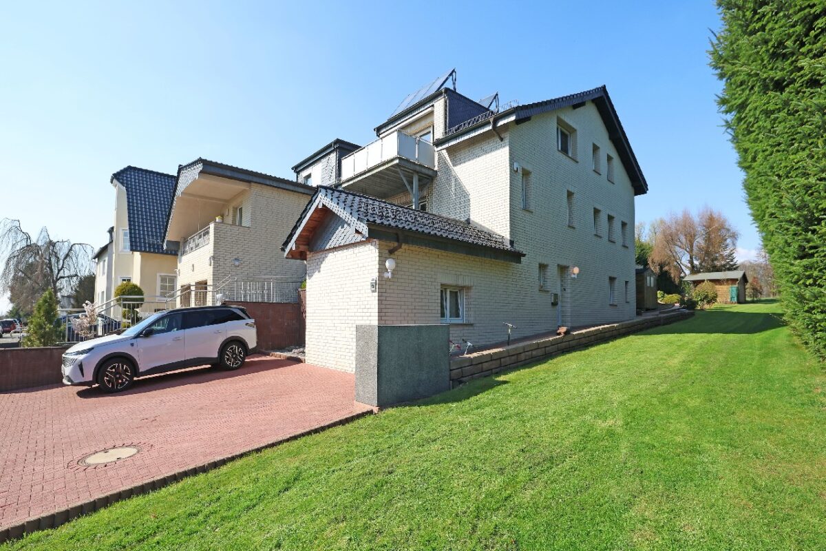 JA, zur gepflegten 3-Zimmer-Eigentumswohnung mit Balkon und Stellplatz in Solingen-Gräfrath! – Bild: 28833