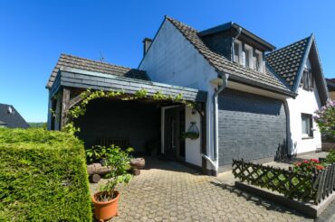 JA, zum Einfamilienhaus mit Einliegerwohnung,Garten und Garage in ruhiger Lage von Solingen-Gräfrath – Bild: 28957