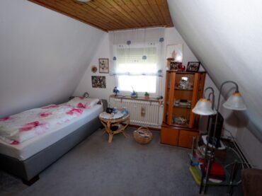 JA, zum Einfamilienhaus mit Einliegerwohnung,Garten und Garage in ruhiger Lage von Solingen-Gräfrath – Bild: 28978