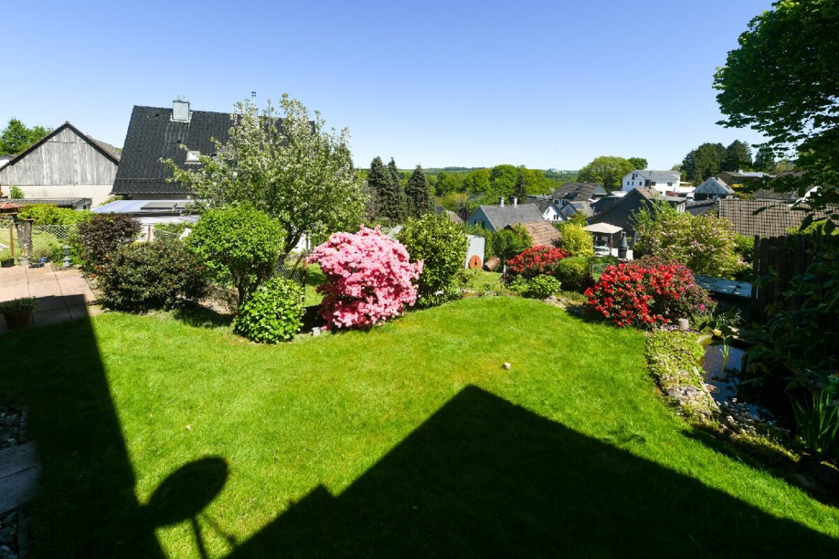 JA, zum Einfamilienhaus mit Einliegerwohnung,Garten und Garage in ruhiger Lage von Solingen-Gräfrath – Bild: 28960
