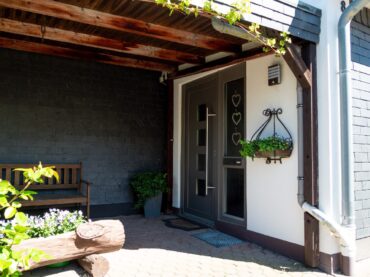 JA, zum Einfamilienhaus mit Einliegerwohnung,Garten und Garage in ruhiger Lage von Solingen-Gräfrath – Bild: 28962