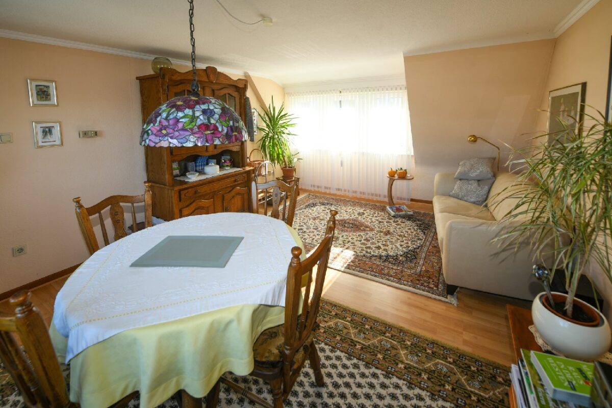 JA, zum Einfamilienhaus mit Einliegerwohnung,Garten und Garage in ruhiger Lage von Solingen-Gräfrath – Bild: 28971