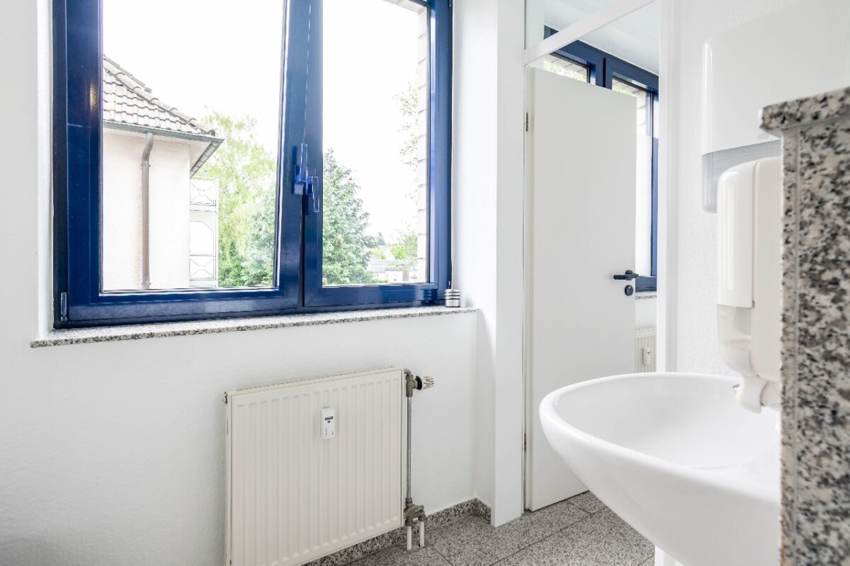 Bürohaus mit langfristigen Mietverträgen in hervorragender Lage. Anlageobjekt ohne Käuferprovision! – Bild: 29335