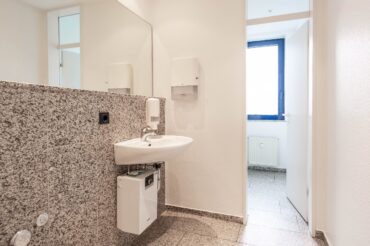 Bürohaus mit langfristigen Mietverträgen in hervorragender Lage. Anlageobjekt ohne Käuferprovision! – Bild: 29327