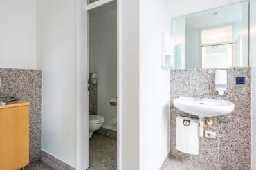 Bürohaus mit langfristigen Mietverträgen in hervorragender Lage. Anlageobjekt ohne Käuferprovision! – Bild: 29328