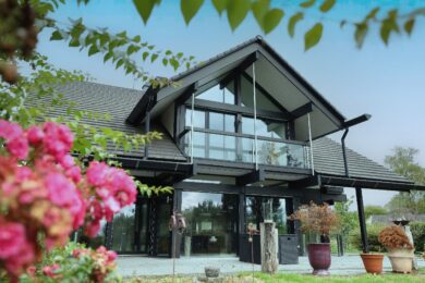 JA, zur neuwertigen Doppelhaushälfte mit Dachterrasse + Garten ‚Montanushof‘ in Solingen-Aufderhöhe – Bild: 29636