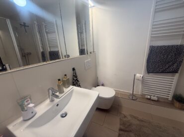 JA, zur 3-Zimmer-Eigentumswohnung mit großem Balkon und Stellplatz in begehrter Lage Nähe Klinikum! – Bild: 29057
