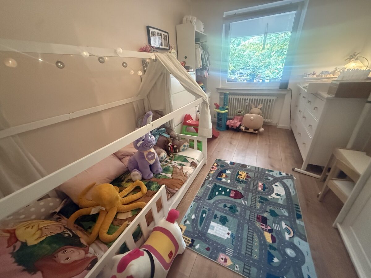 JA, zur 3-Zimmer-Eigentumswohnung mit großem Balkon und Stellplatz in begehrter Lage Nähe Klinikum! – Bild: 29060