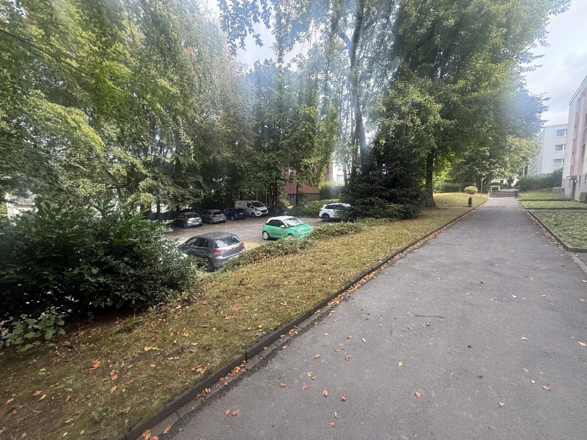 JA, zur 3-Zimmer-Eigentumswohnung mit großem Balkon und Stellplatz in begehrter Lage Nähe Klinikum! – Bild: 29065