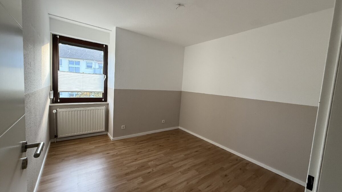 JA, zur großzügigen 3-Zimmer-Mietwohnung mit Sonnenbalkon in Solingen-Höhscheid! – Bild: 29826
