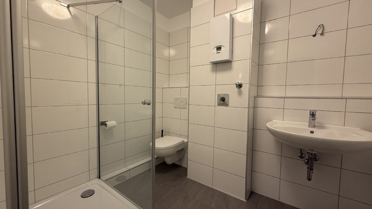 JA, zur großzügigen 3-Zimmer-Mietwohnung mit Sonnenbalkon in Solingen-Höhscheid! – Bild: 29827