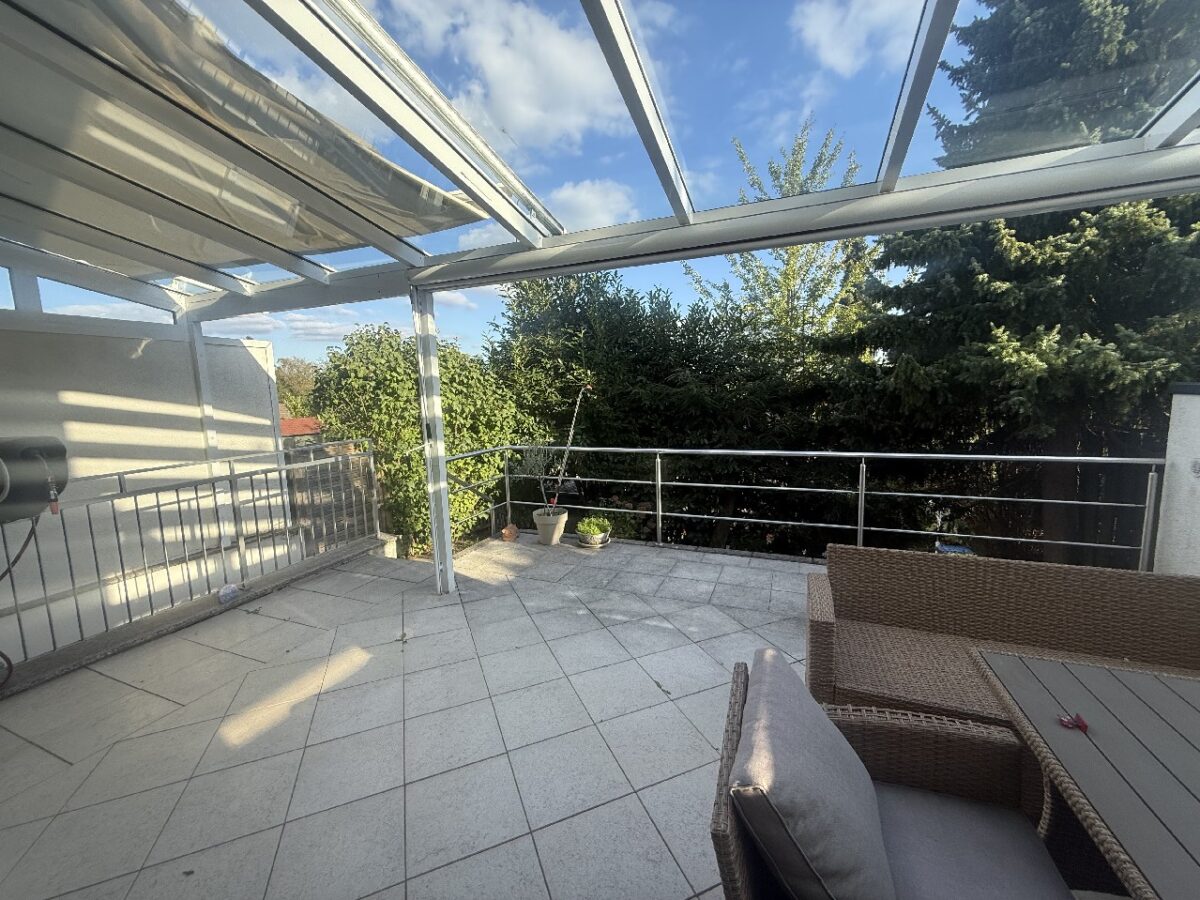 JA, zur modernisierten Doppelhaushälfte mit Weitblick und zwei Garagen in der Solinger Südstadt – Bild: 29772