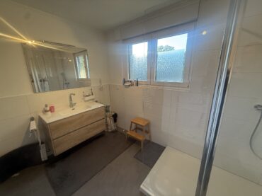 JA, zur modernisierten Doppelhaushälfte mit Weitblick und zwei Garagen in der Solinger Südstadt – Bild: 29779