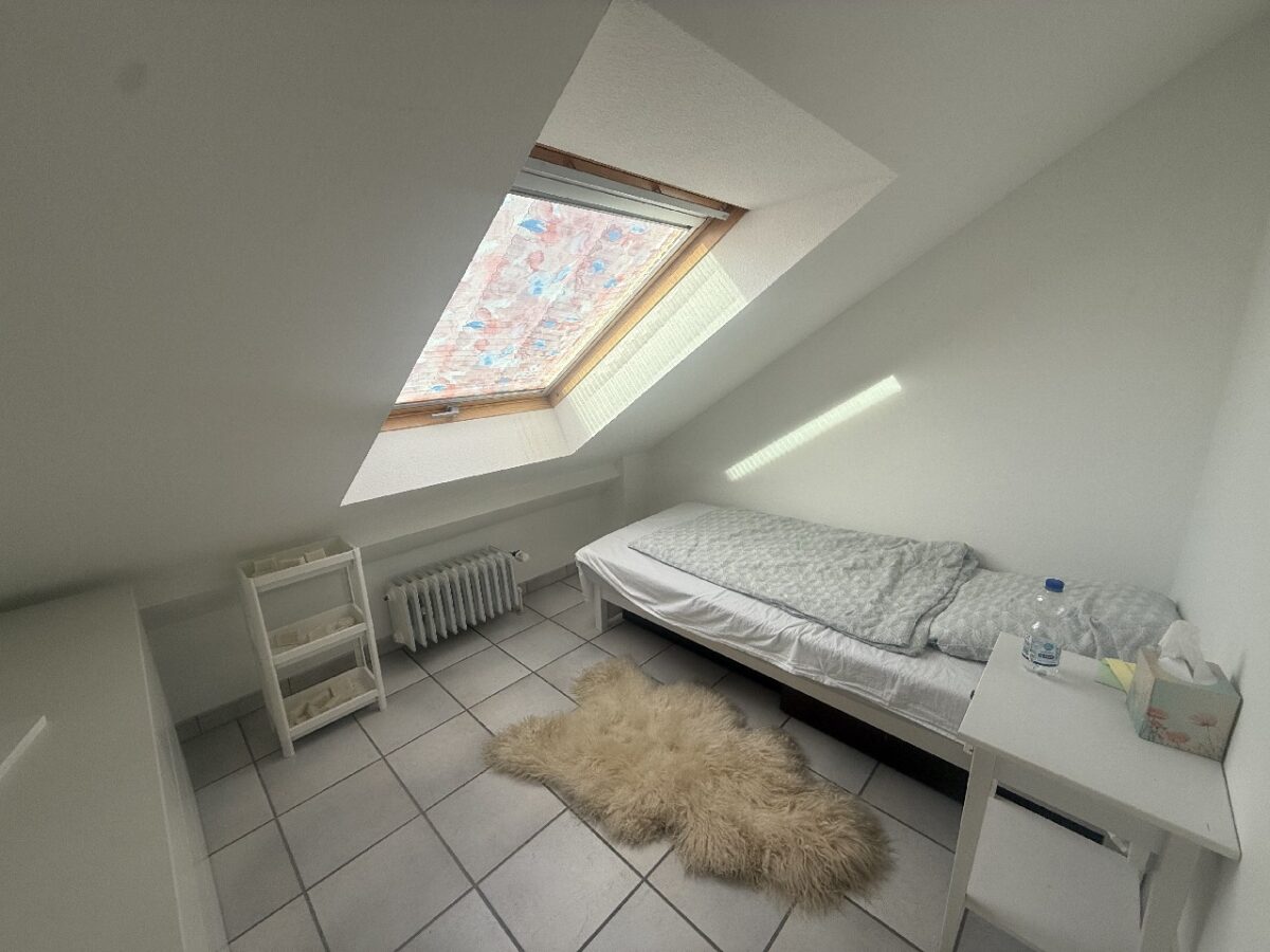 JA, zur modernisierten Doppelhaushälfte mit Weitblick und zwei Garagen in der Solinger Südstadt – Bild: 29783