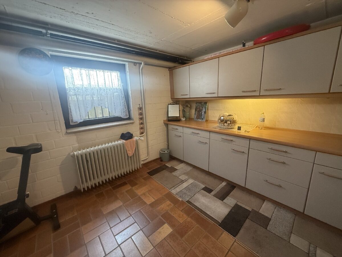JA, zur modernisierten Doppelhaushälfte mit Weitblick und zwei Garagen in der Solinger Südstadt – Bild: 29785