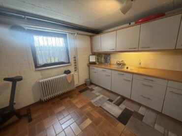 JA, zur modernisierten Doppelhaushälfte mit Weitblick und zwei Garagen in der Solinger Südstadt – Bild: 29785