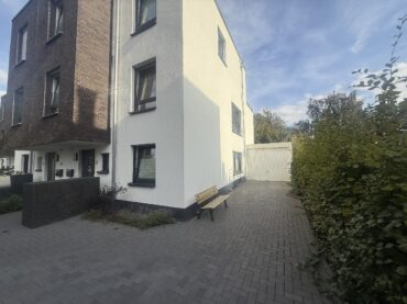 JA, zur neuwertigen Doppelhaushälfte mit Dachterrasse + Garten ‚Montanushof‘ in Solingen-Aufderhöhe – Bild: 29892