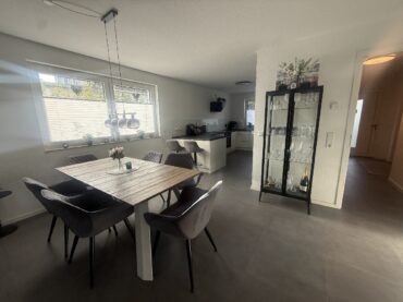 JA, zur neuwertigen Doppelhaushälfte mit Dachterrasse + Garten ‚Montanushof‘ in Solingen-Aufderhöhe – Bild: 29899