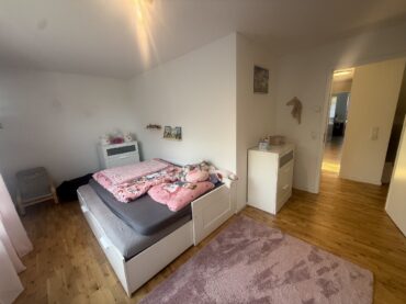 JA, zur neuwertigen Doppelhaushälfte mit Dachterrasse + Garten ‚Montanushof‘ in Solingen-Aufderhöhe – Bild: 29904