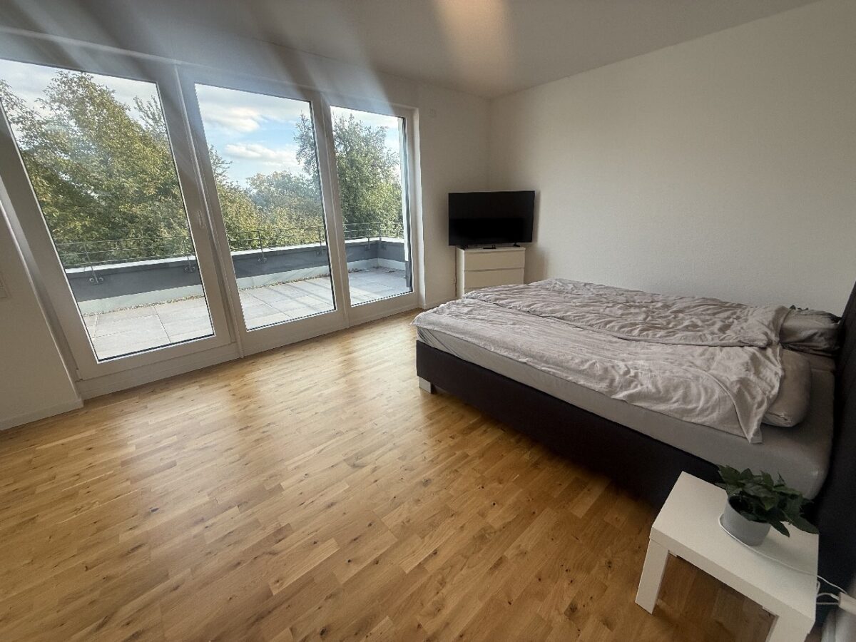 JA, zur neuwertigen Doppelhaushälfte mit Dachterrasse + Garten ‚Montanushof‘ in Solingen-Aufderhöhe – Bild: 29909