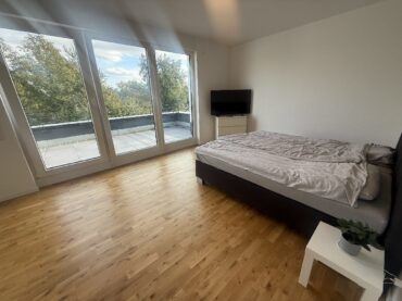 JA, zur neuwertigen Doppelhaushälfte mit Dachterrasse + Garten ‚Montanushof‘ in Solingen-Aufderhöhe – Bild: 29909